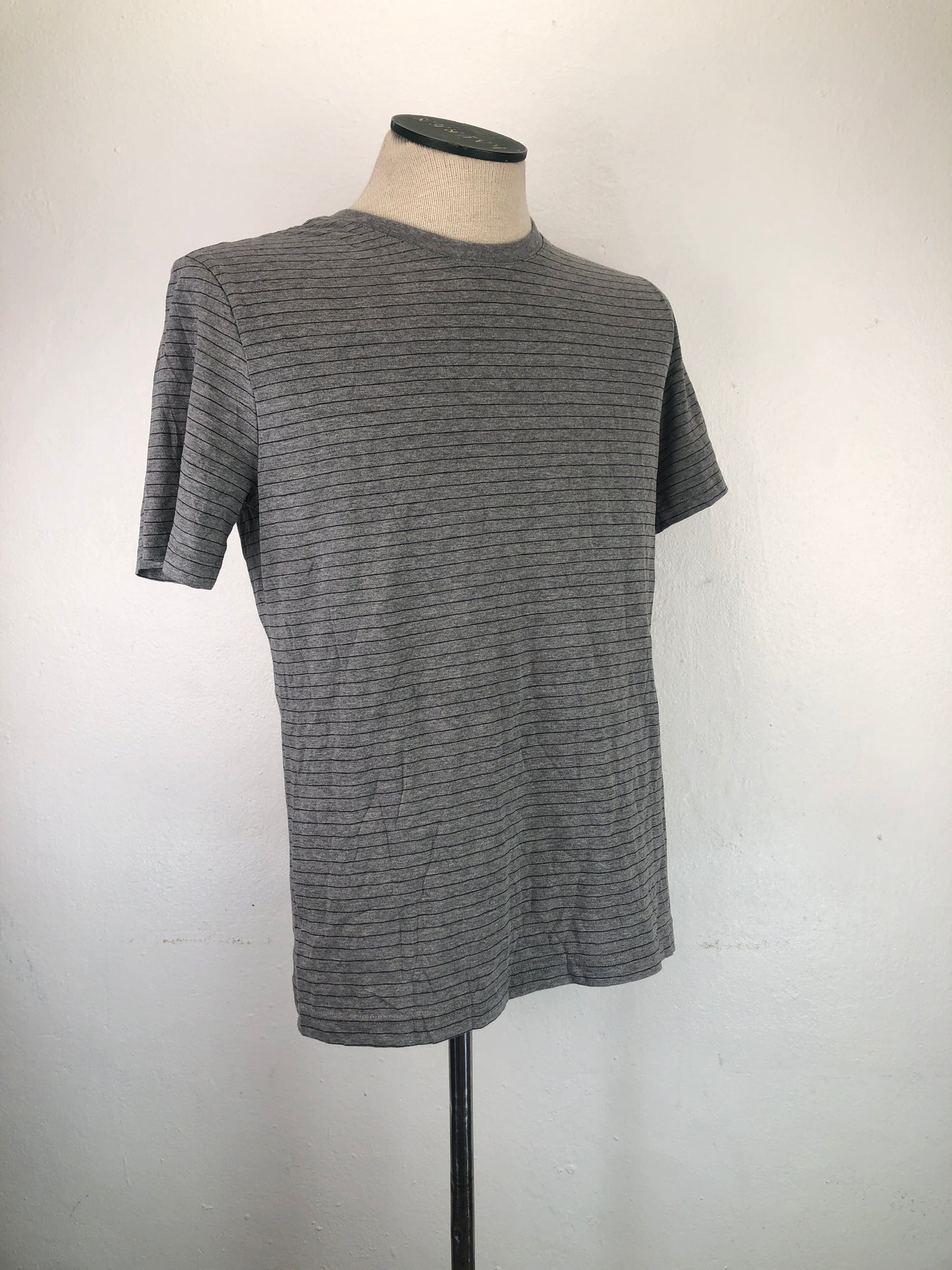 Camiseta Gris De Rayas Banana republic
