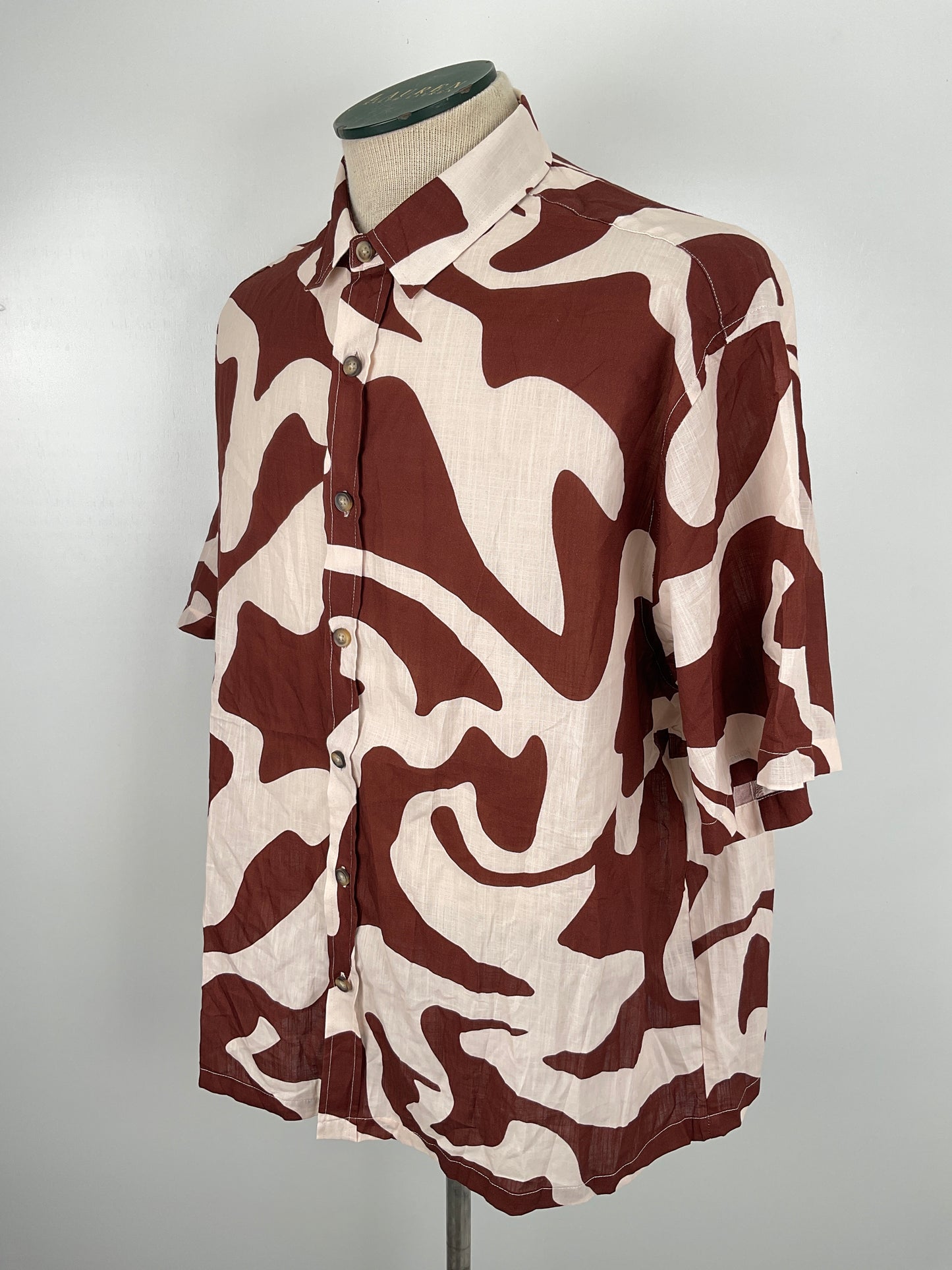 Camisa Marrón Design
