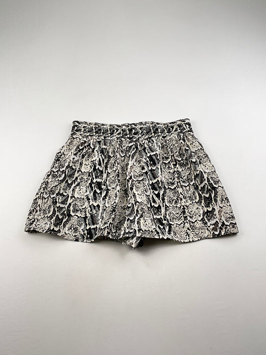 Short Animal Print Bar