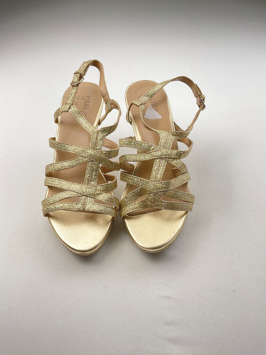 Zapatilla dorado brillos Aliz