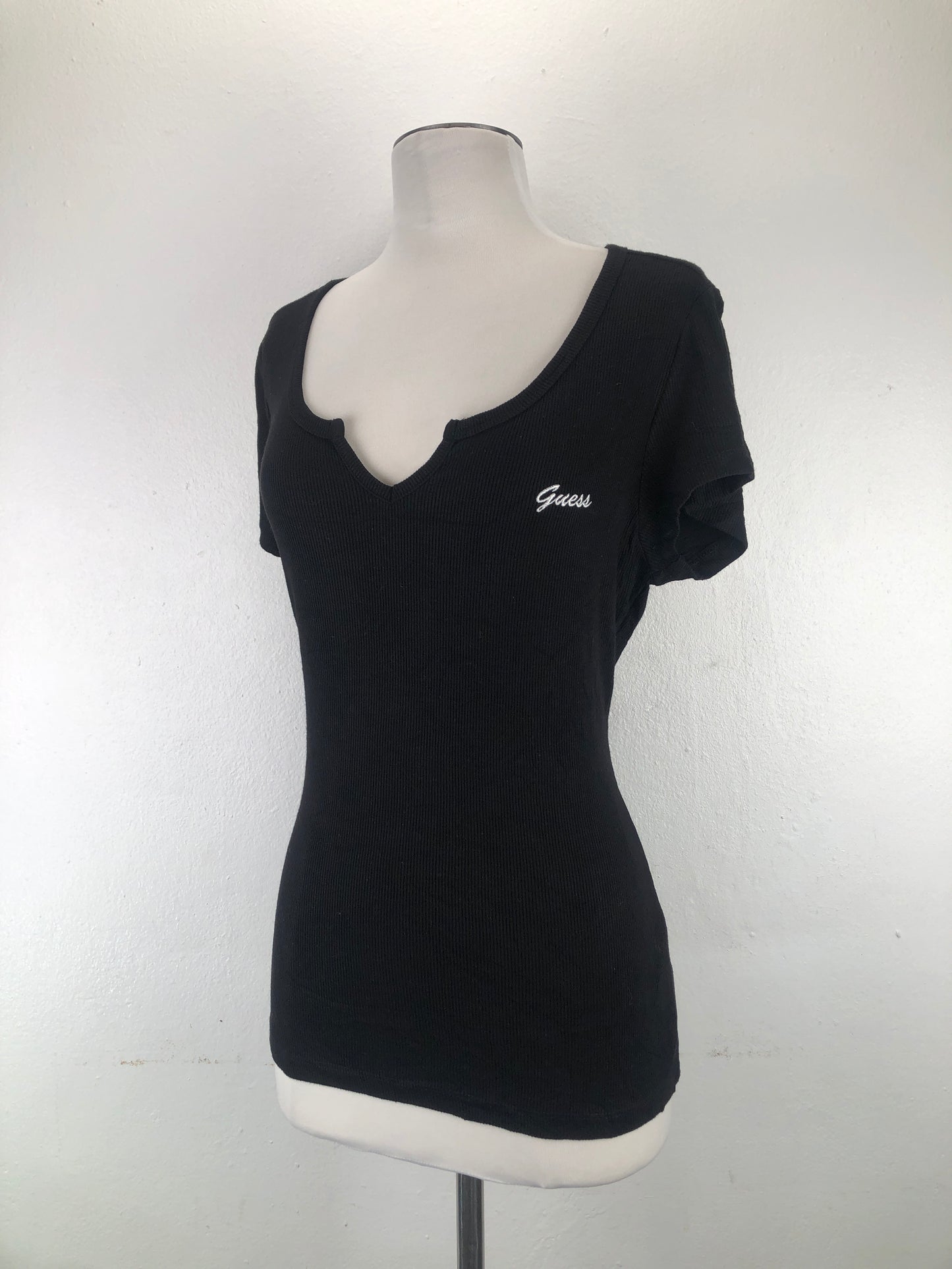 Camiseta Negro Guess