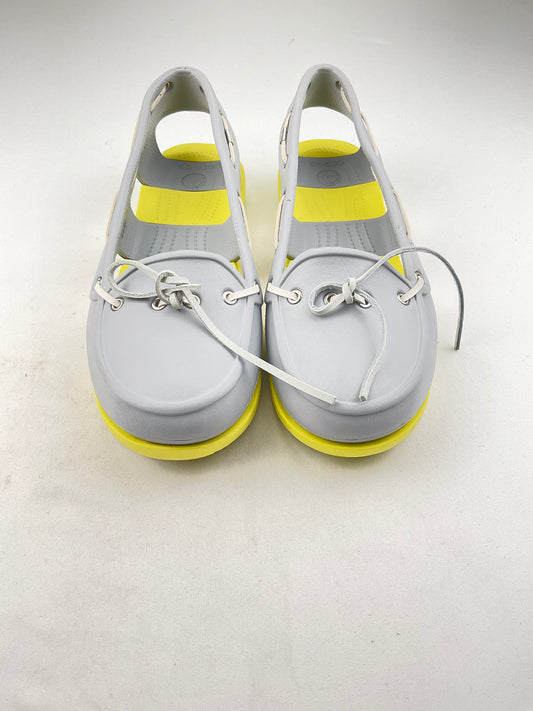 Sandalia crocs gris