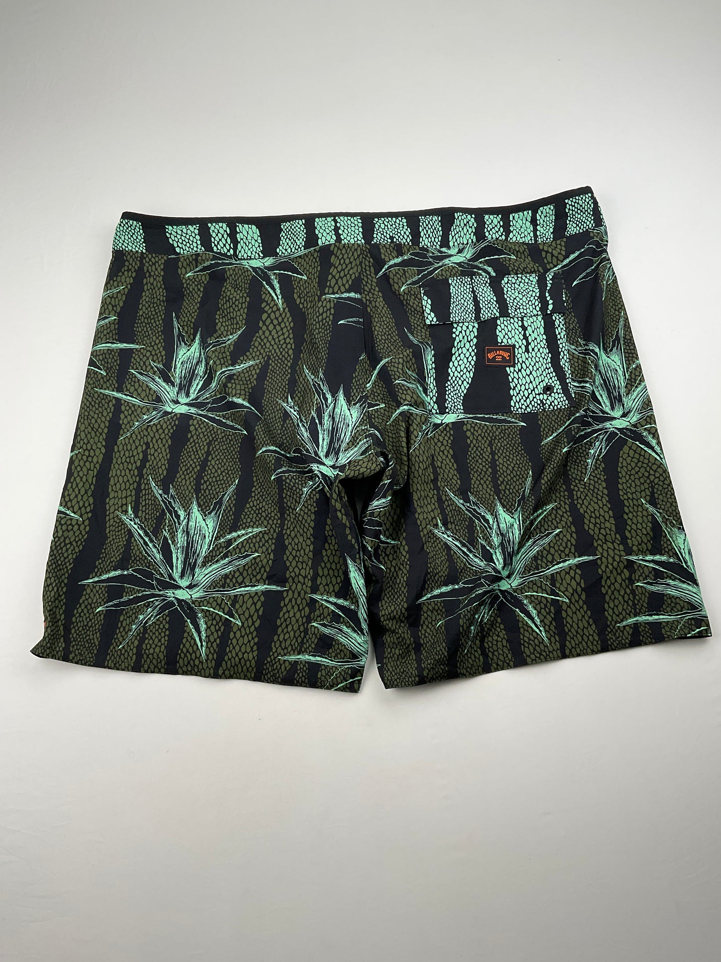 Short Verde Floral Billabonc