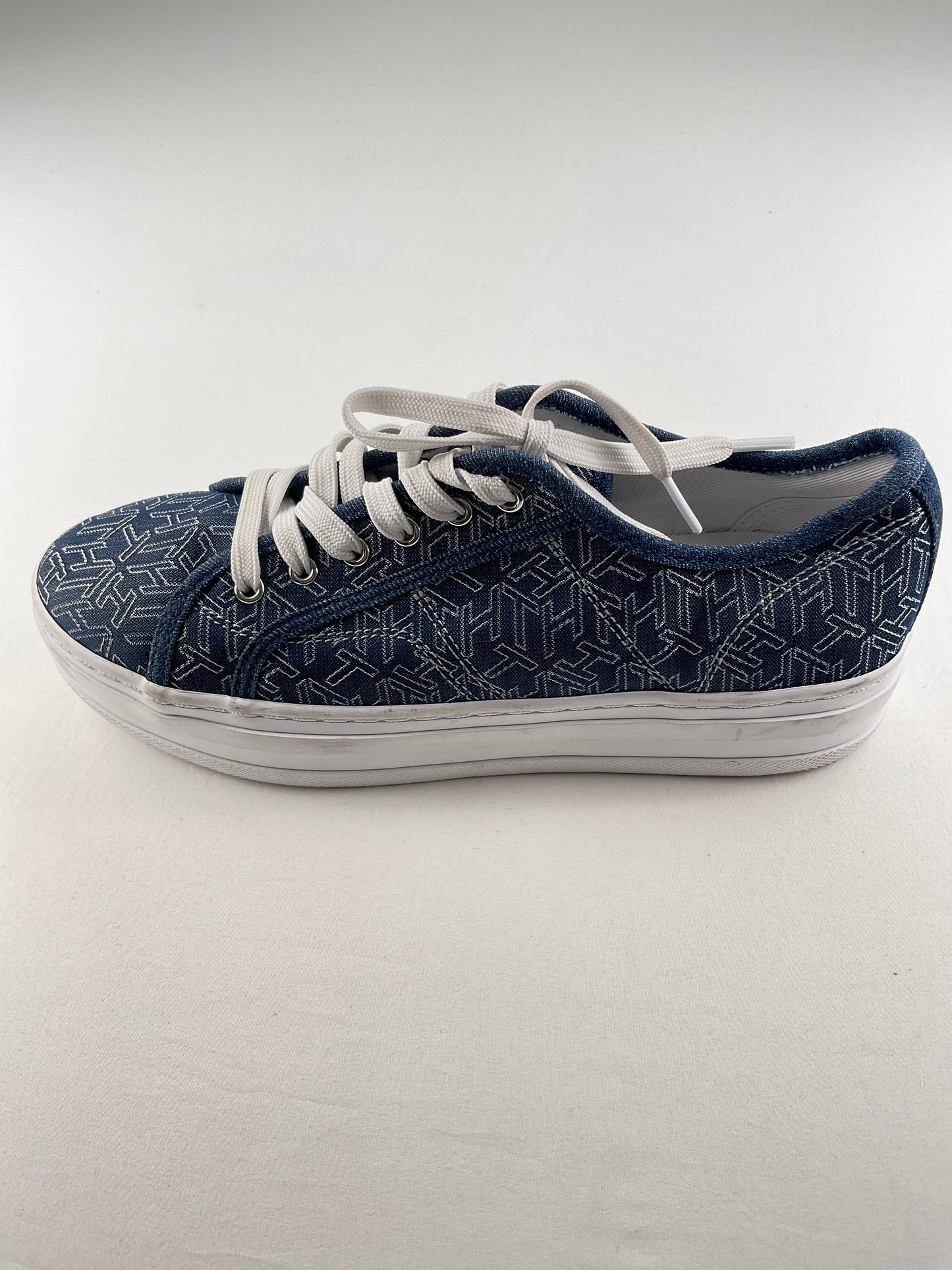 Tenis Gris Hilfiger