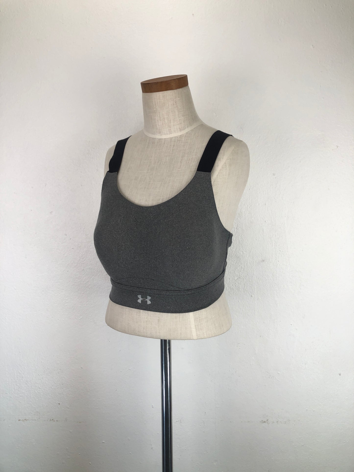 Blusita Gris Deportivo Under Amour