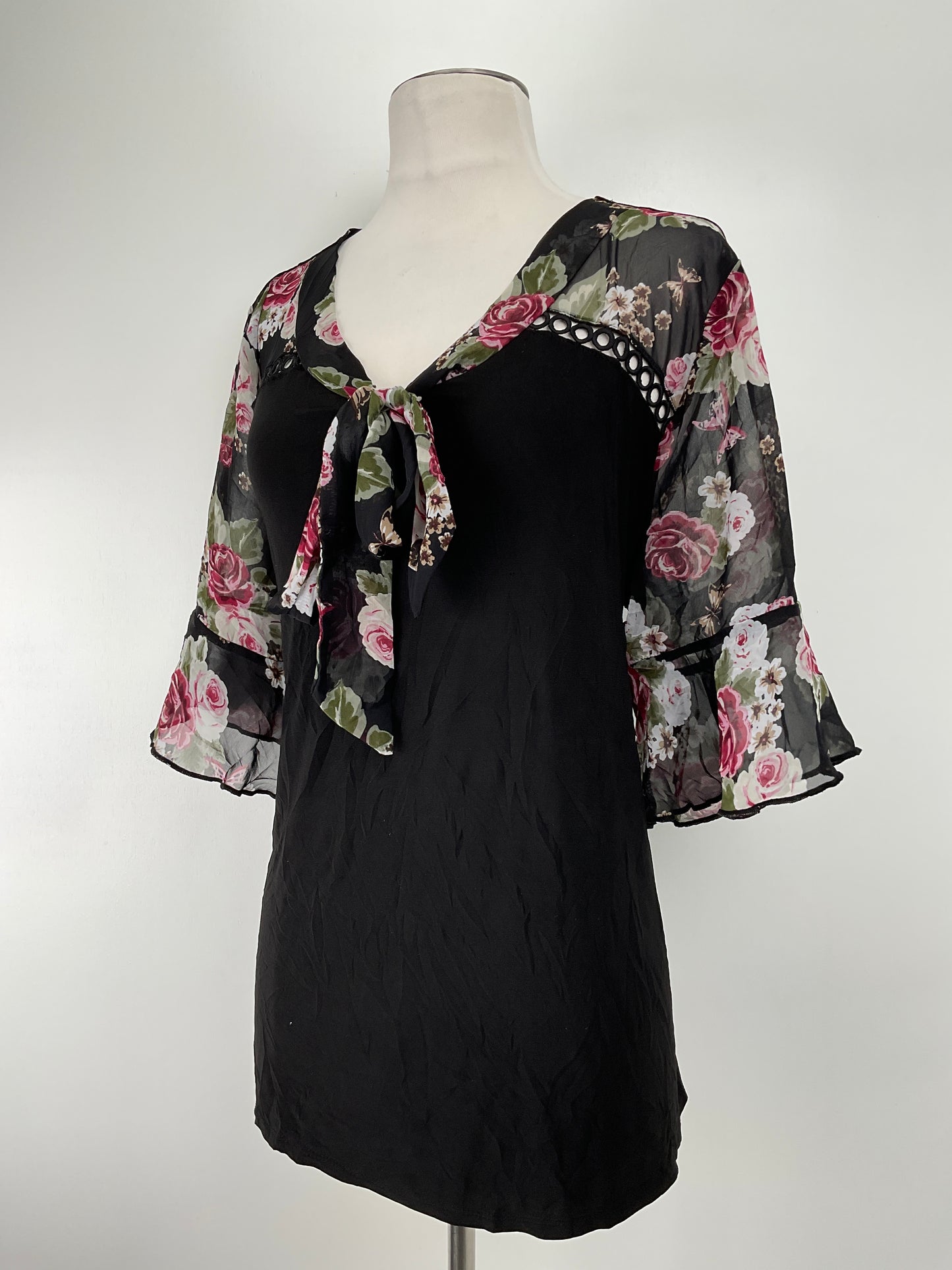 Blusa Negro Floral Liz Mccoy