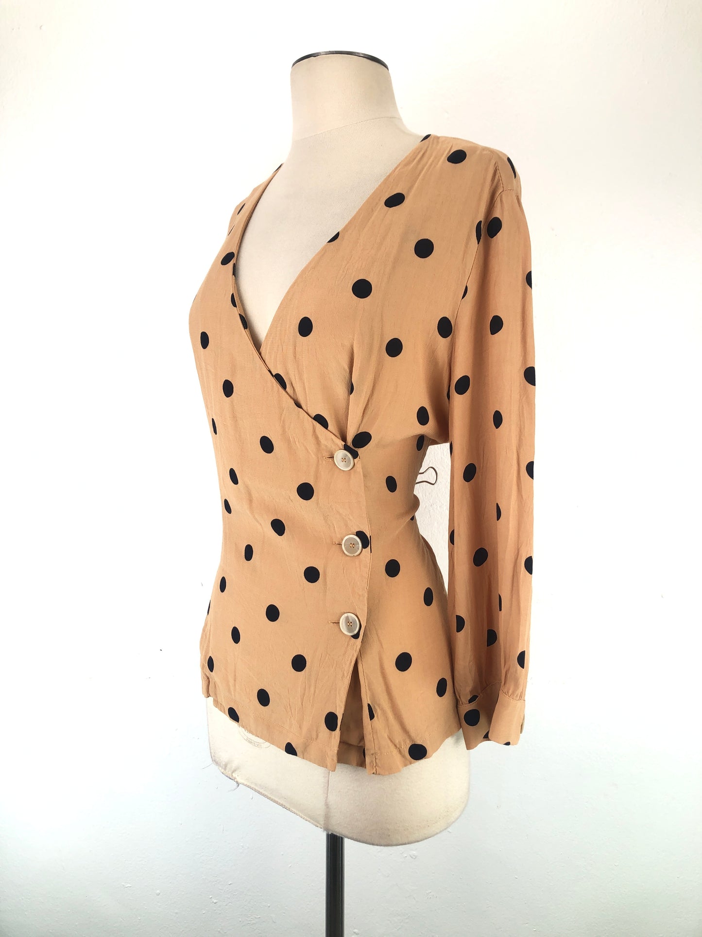 Blusa Nude Lunares Mng