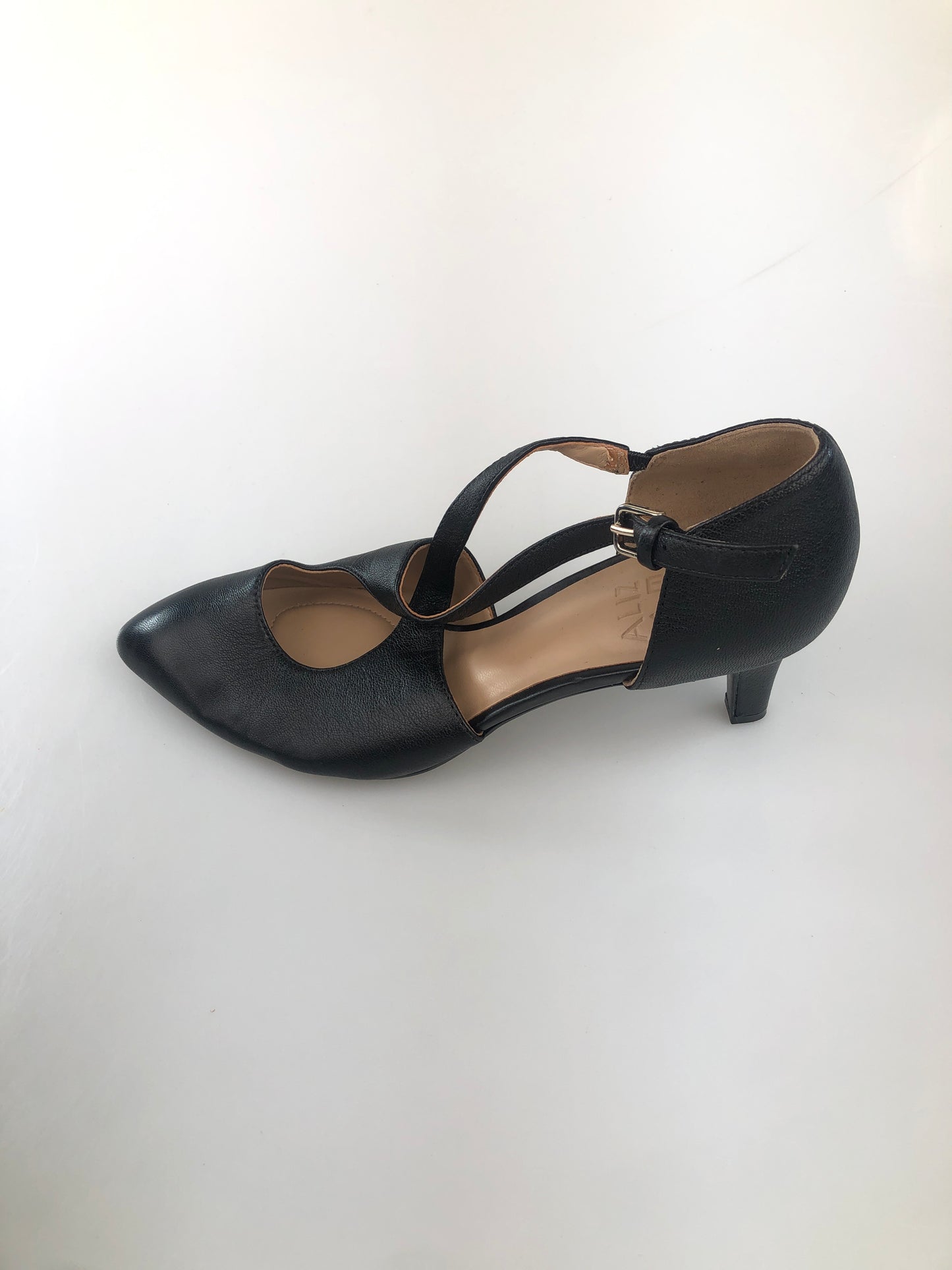 Zapatilla Negro de Tacon Naturalizer