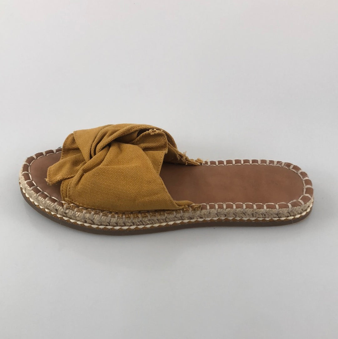 Sandalia Amarillo Universal Thread