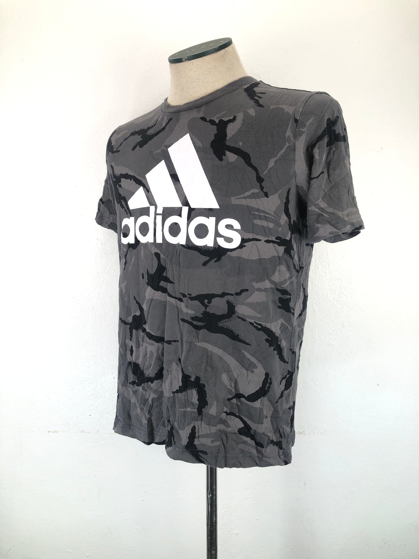 Camiseta Gris de Guadia Adidas