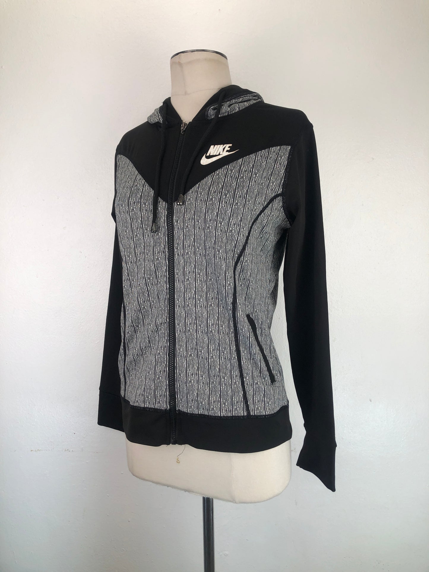 Abrigo Gris Nike