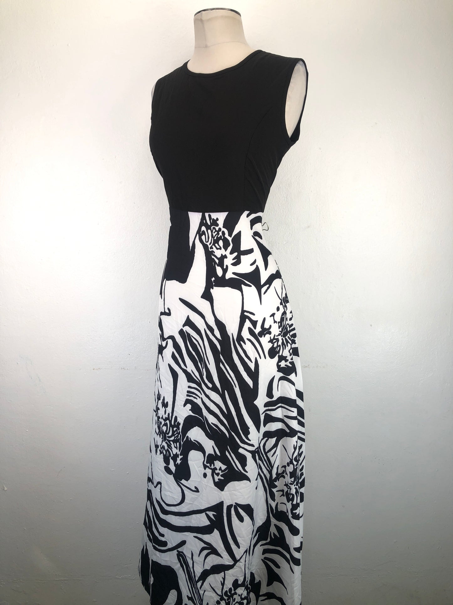 Vestido Negro Floral Variangis