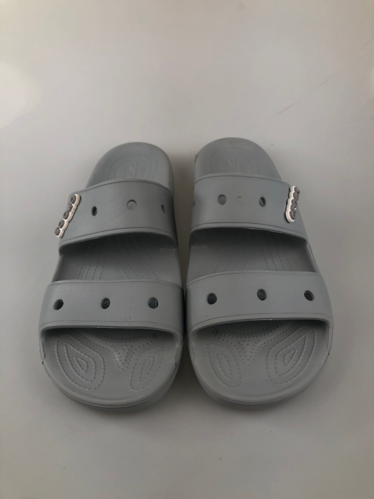 Sandalia Gris Crocs