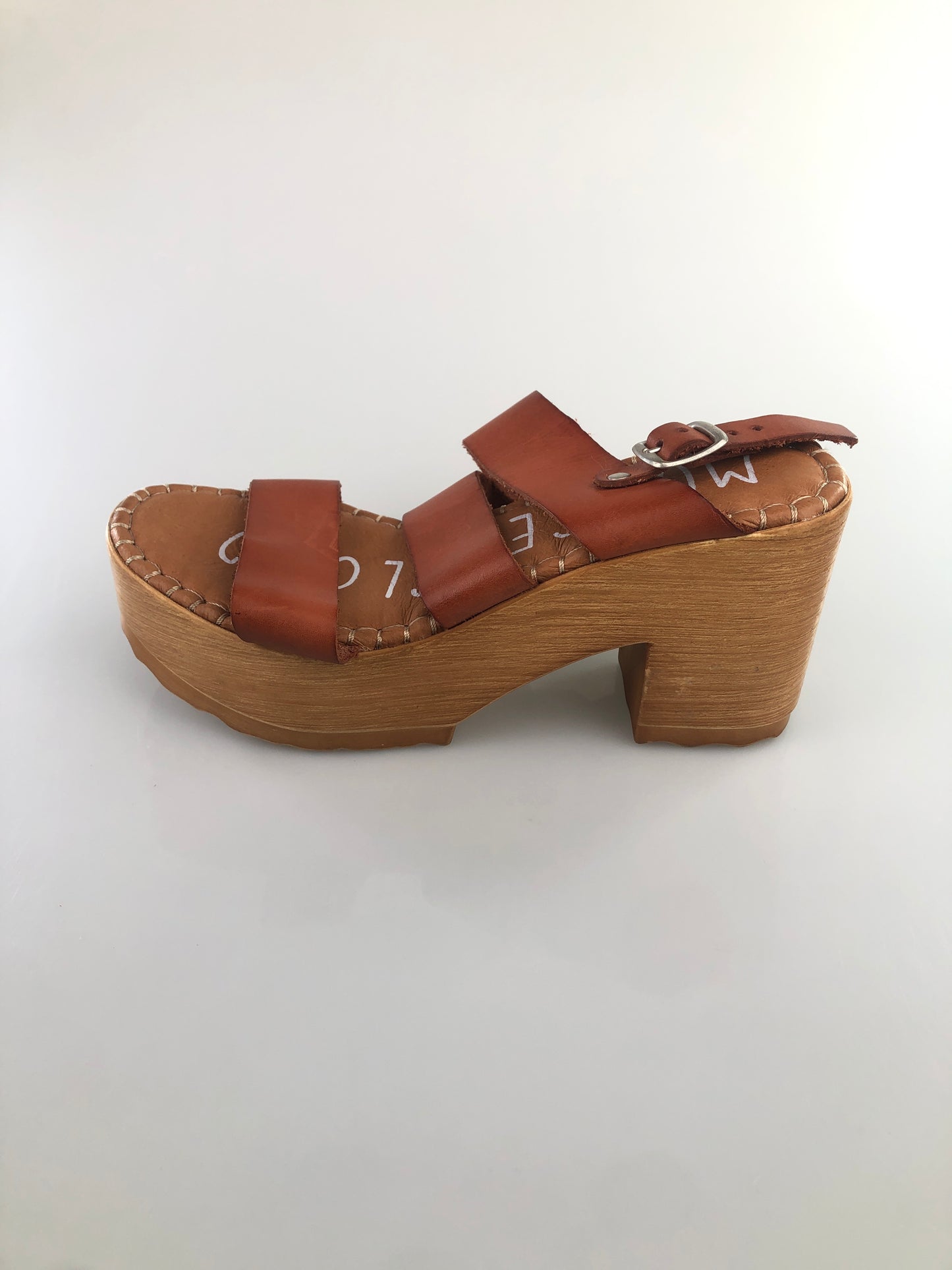 Zapatilla Marron Musse y Cloud