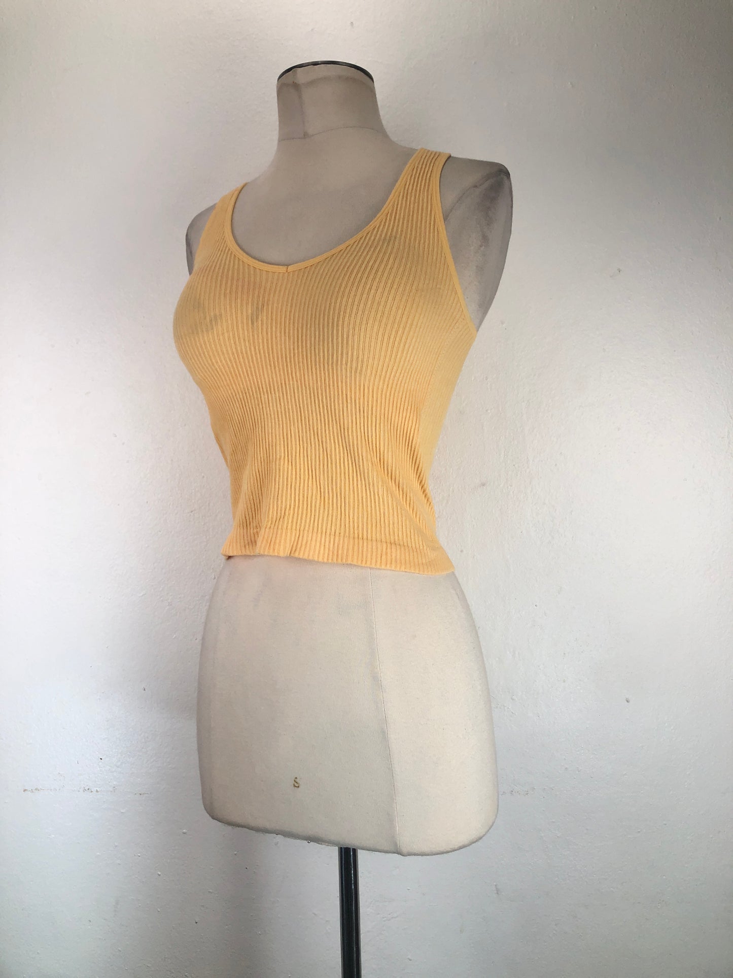 Blusa Amarilla Attard State