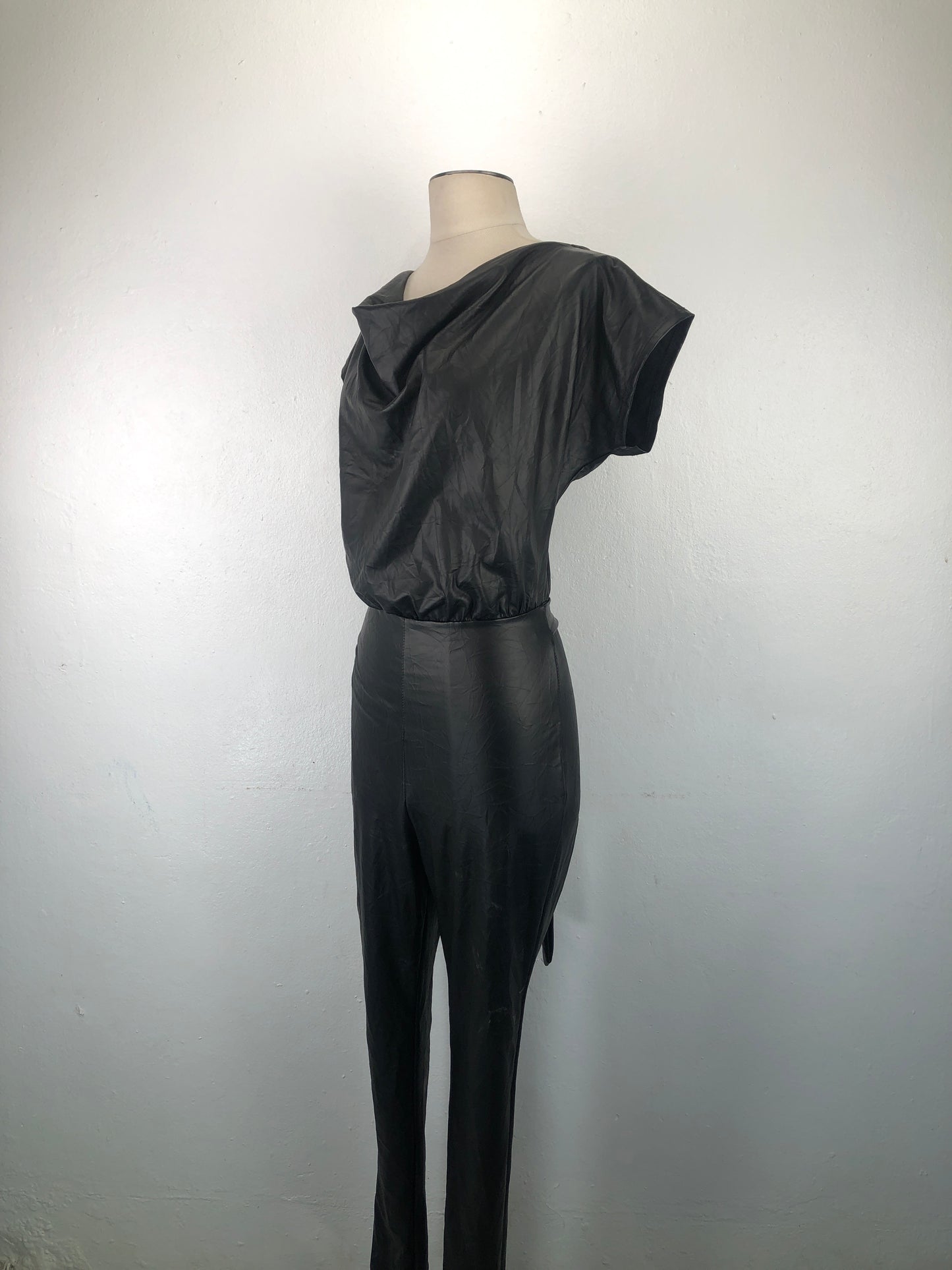 Enterizo leder Negro Fashion Nova