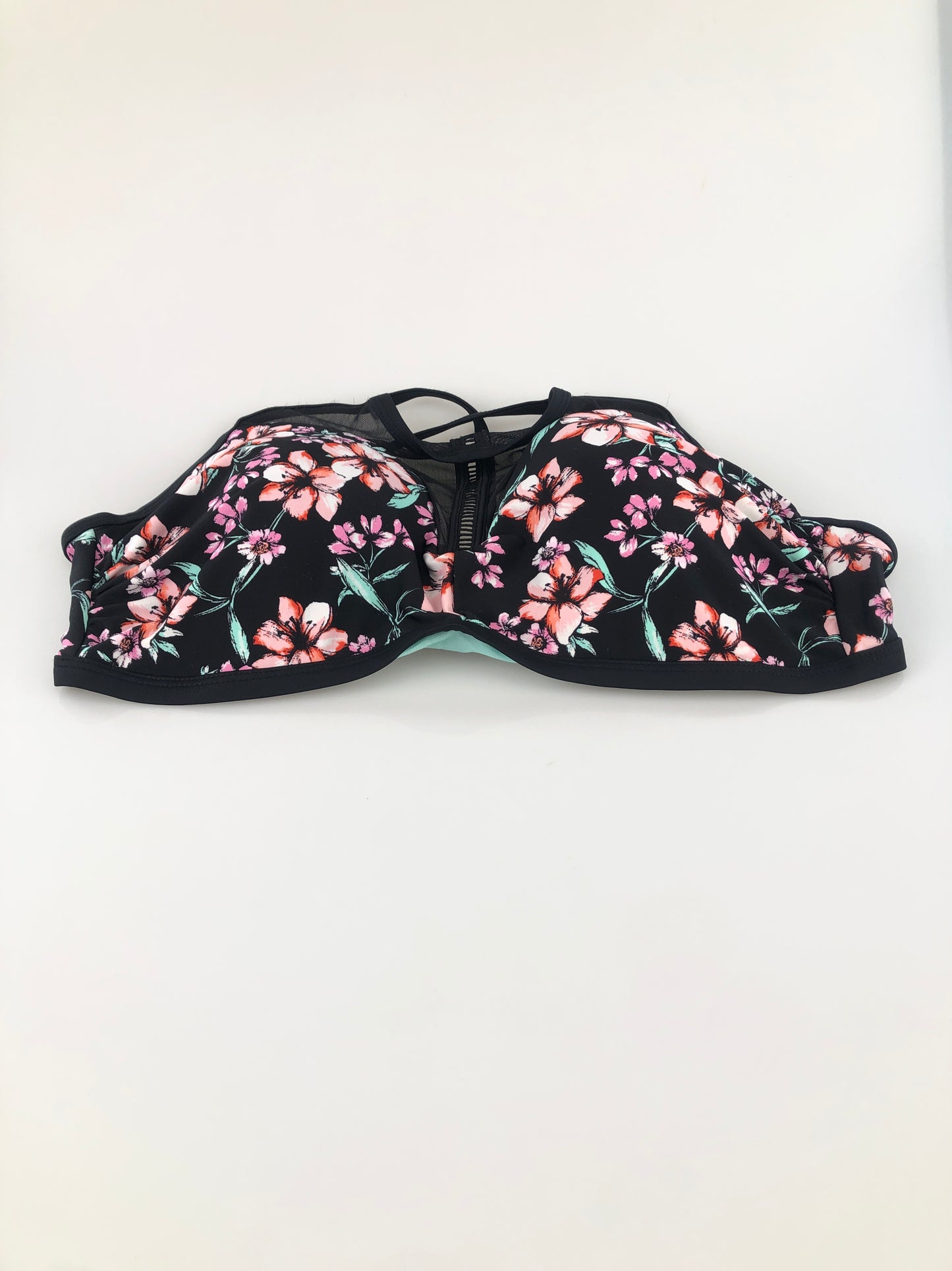 Blusita Traje de Baño Negro de Flores Xhilaration