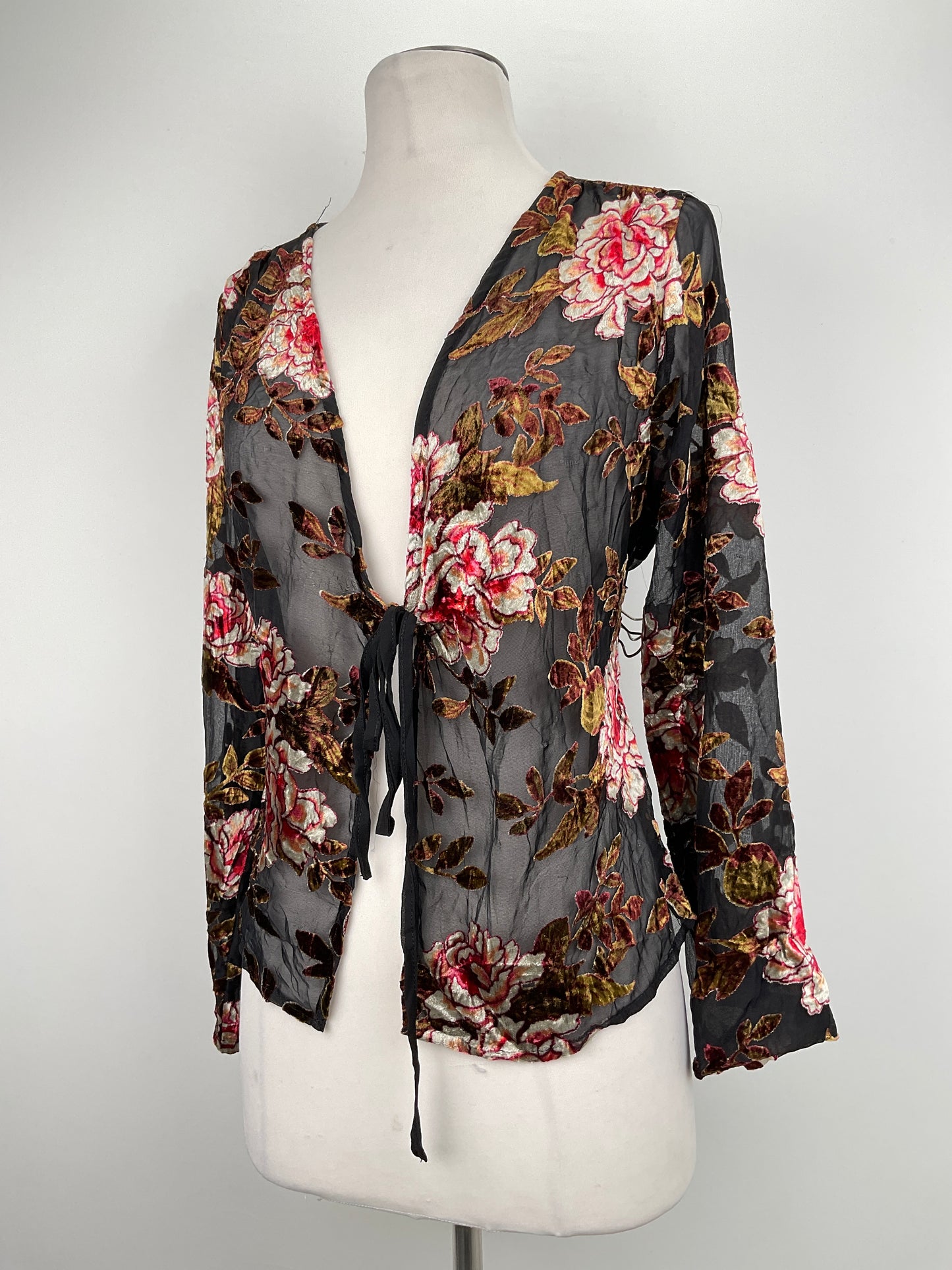 Sobre todo Negro Floral Lucy paris