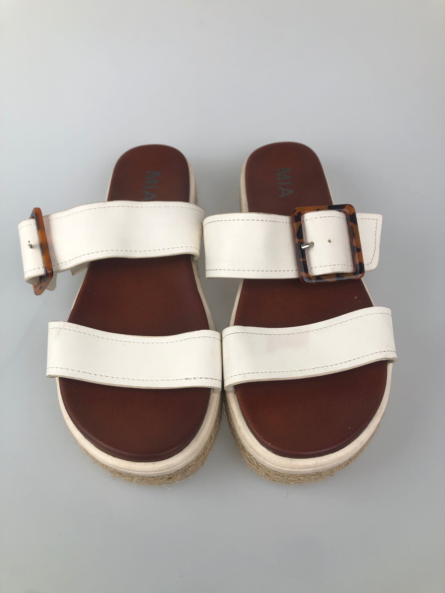 Sandalia Beige Mia