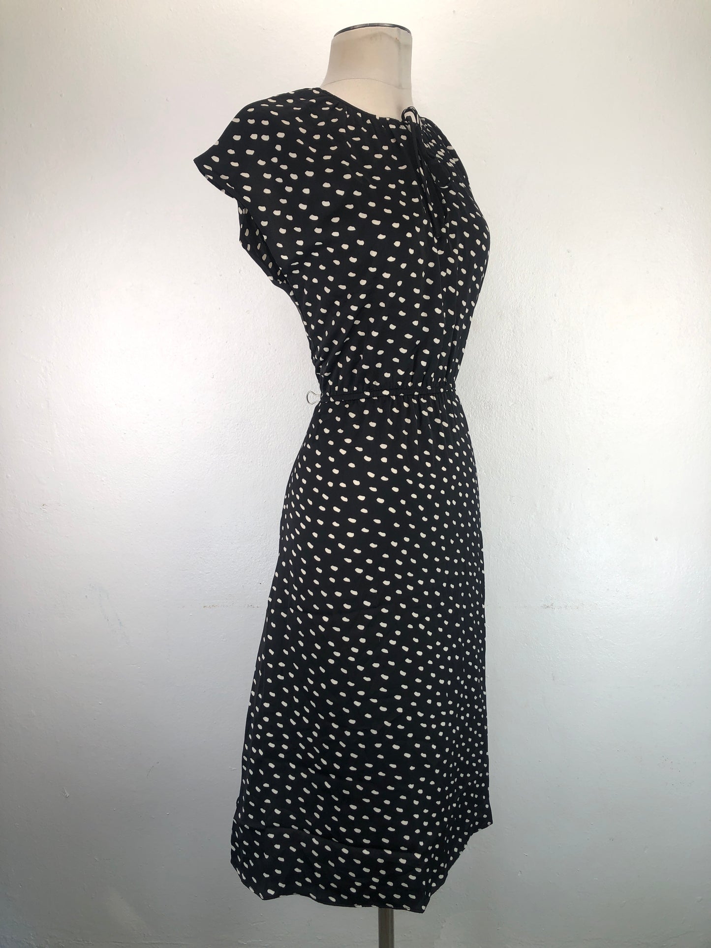 Vestido Negro de Lunares Hm