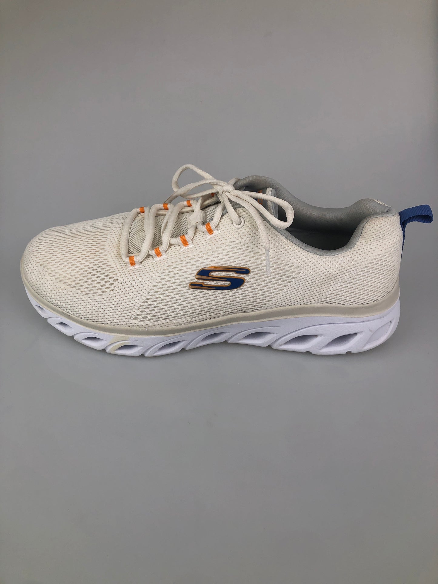 Tenis Crema Deportivo Skechers Glide Lite
