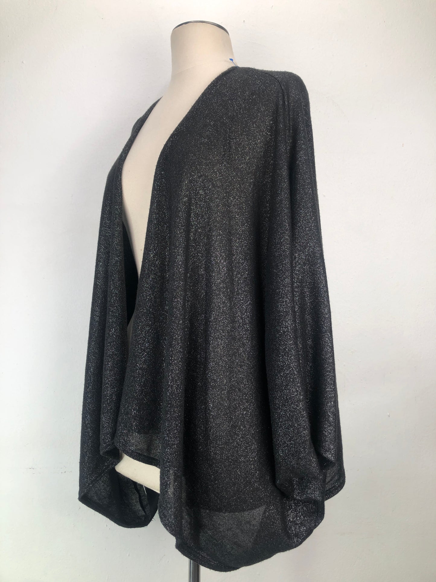 Sobre Todo Negro de Brillo Cocoon Wrap