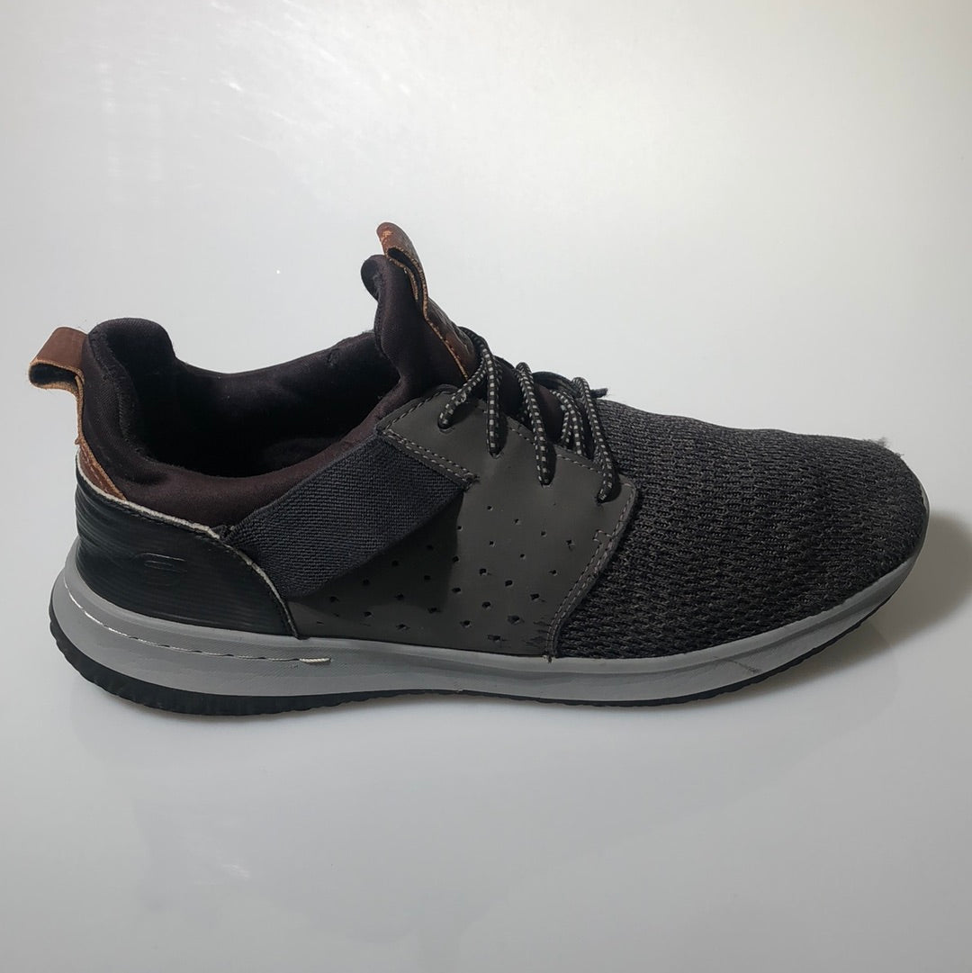 Tenis Gris Skechers