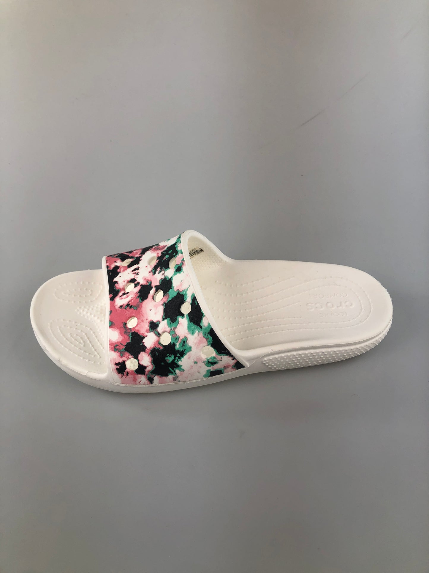 Sandalia Multicolor Crocs