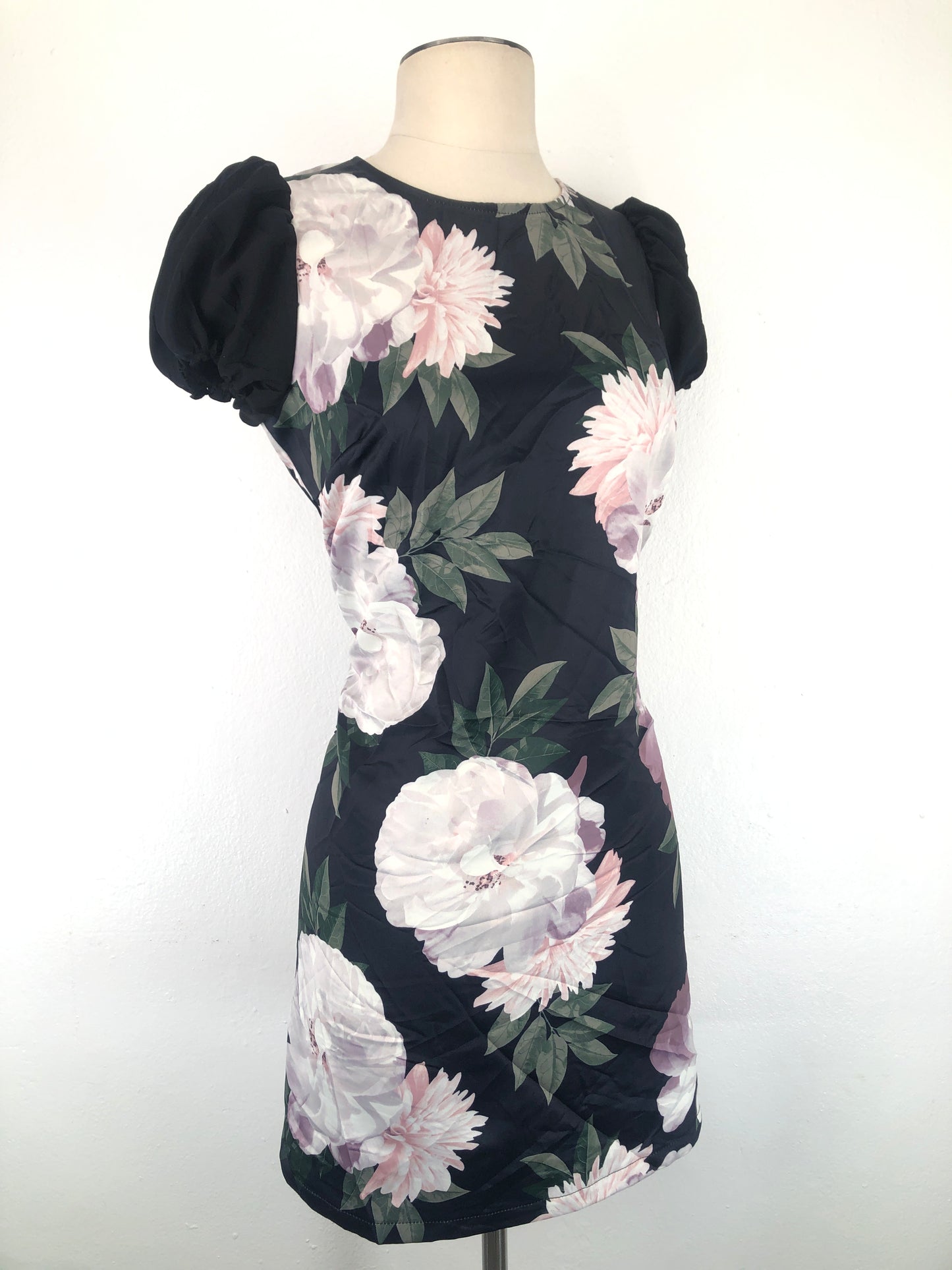 Vestido Negro des Flores Ladies