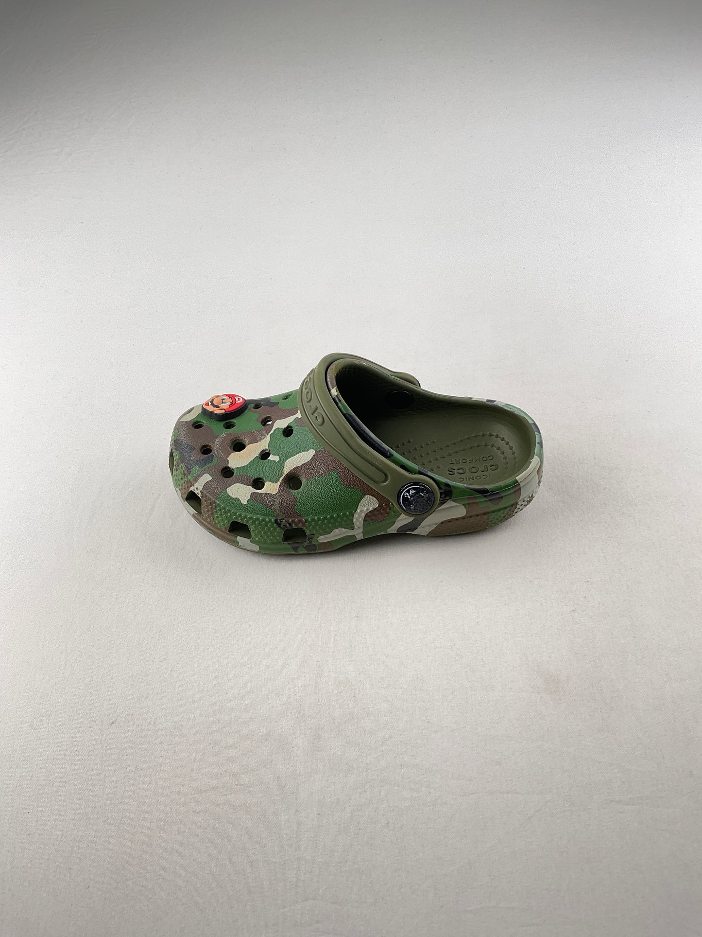 Sandalia Verde militar Crocs