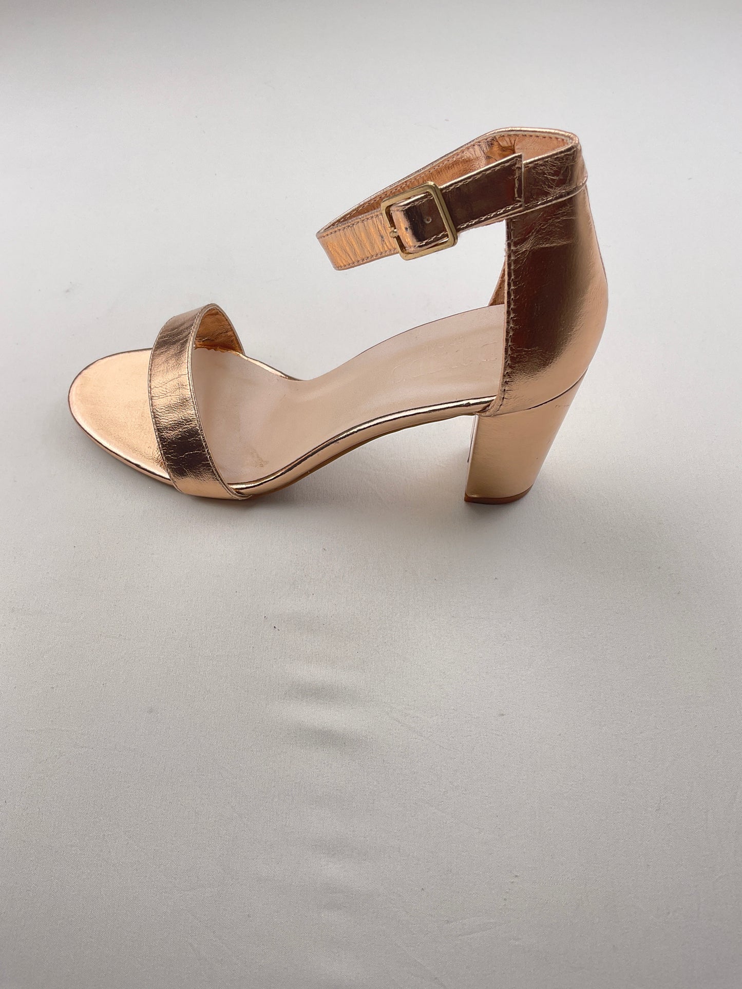 Zapatilla dorada Davids