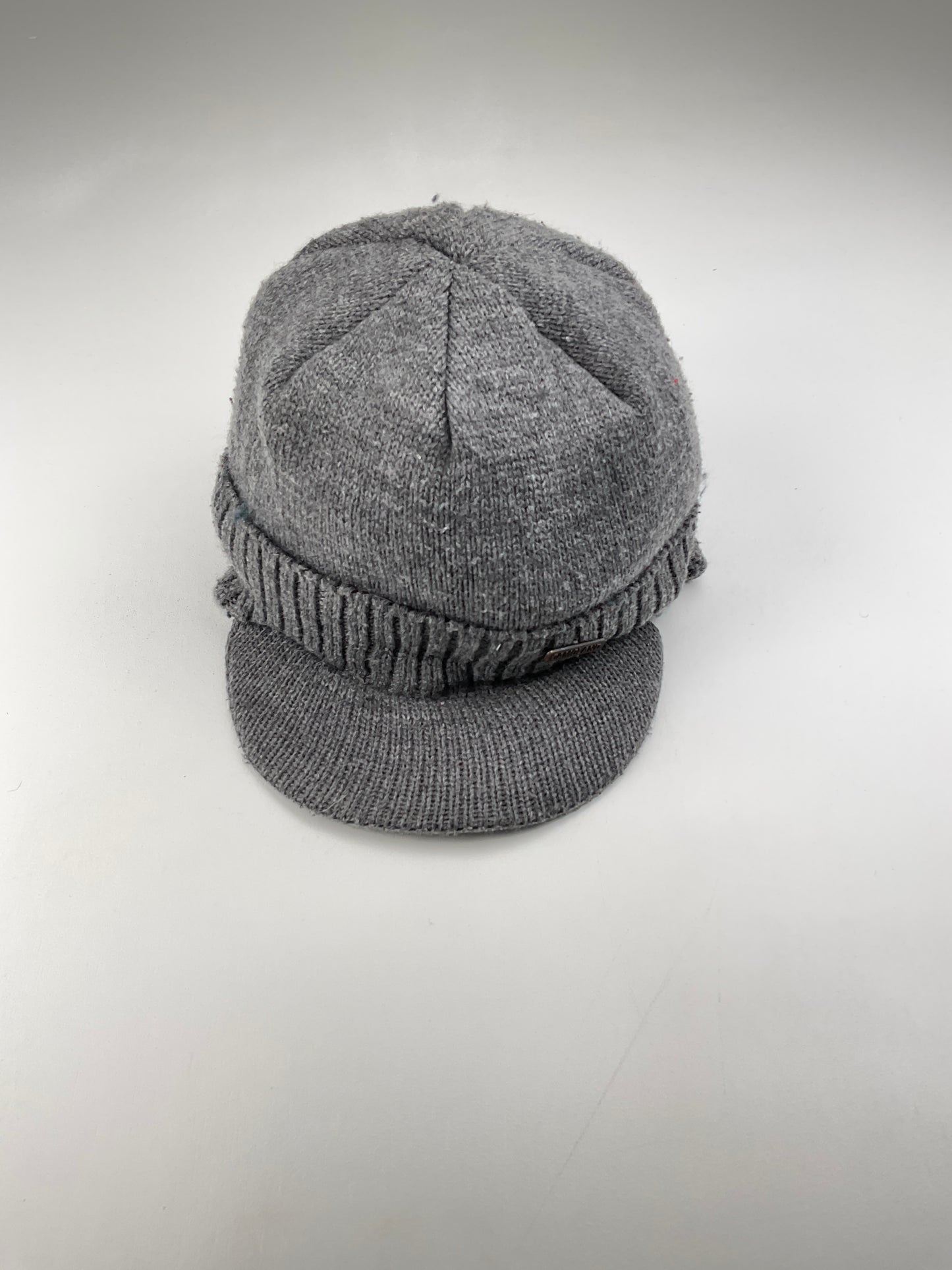 Gorra gris Camila And