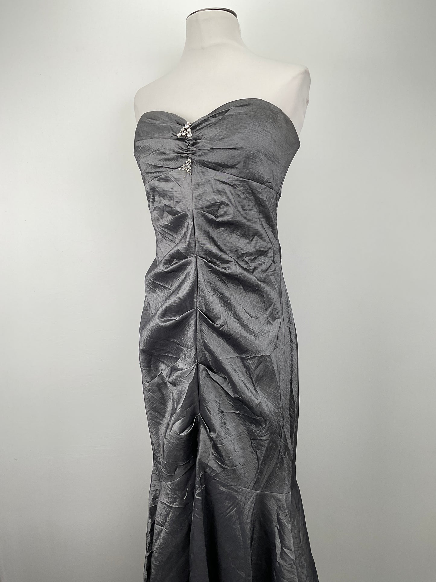 Vestido Gris de Fiesta Xscape