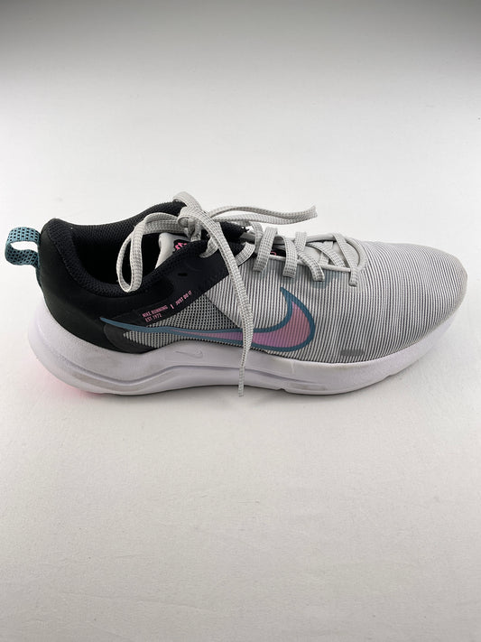 Tenis Gris Deportivo Nike