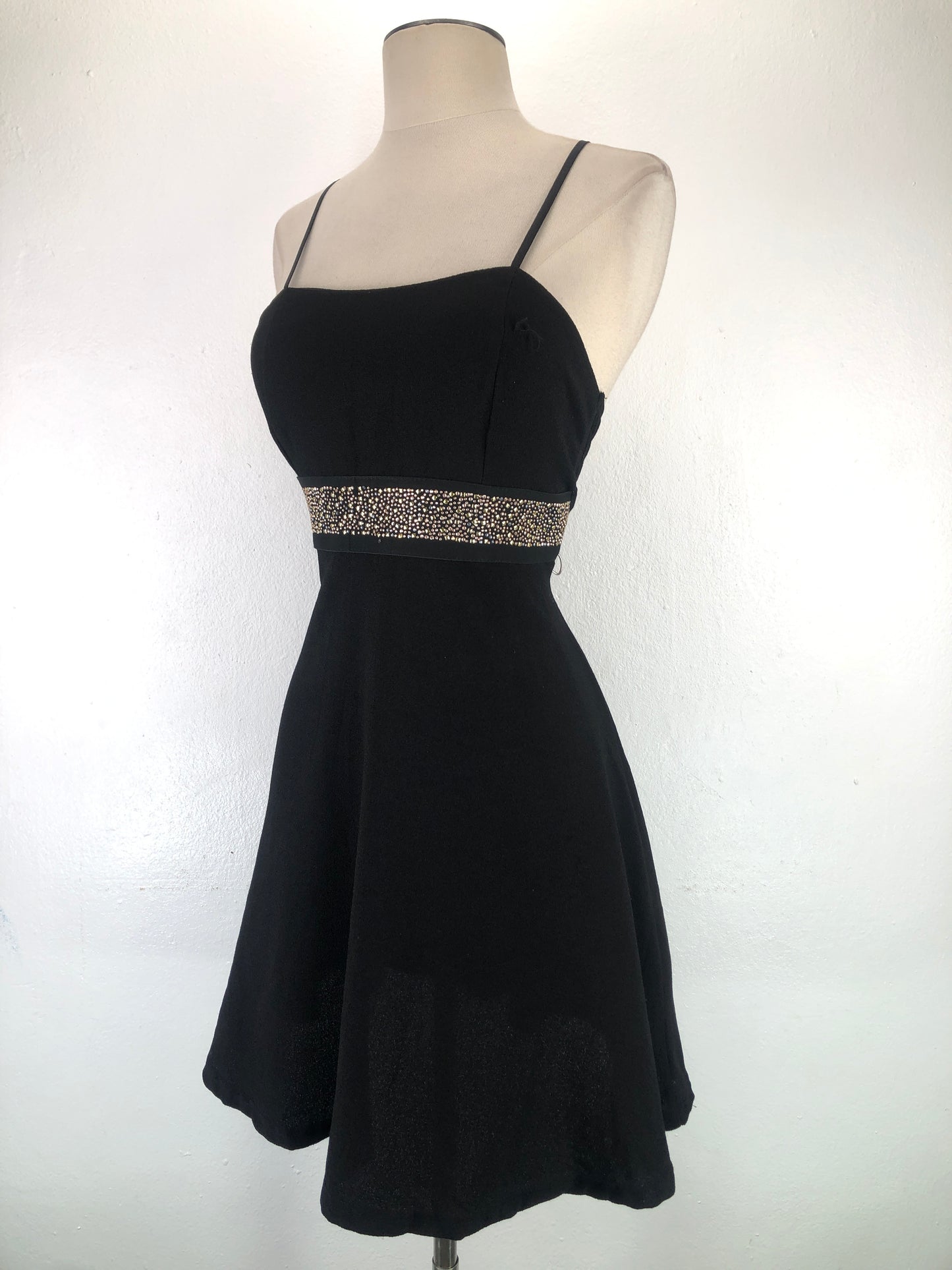 Vestido Negro Dorado