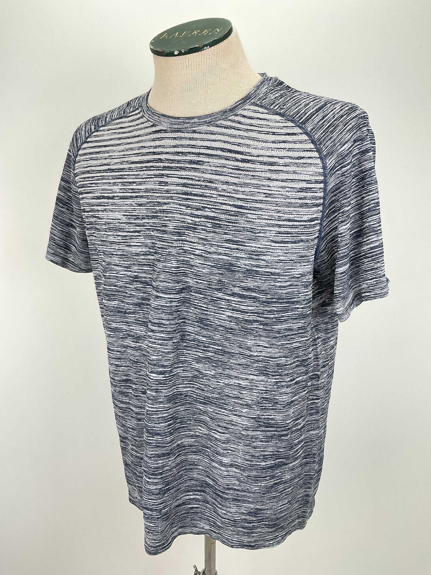 Camiseta Gris Deportivo Algo