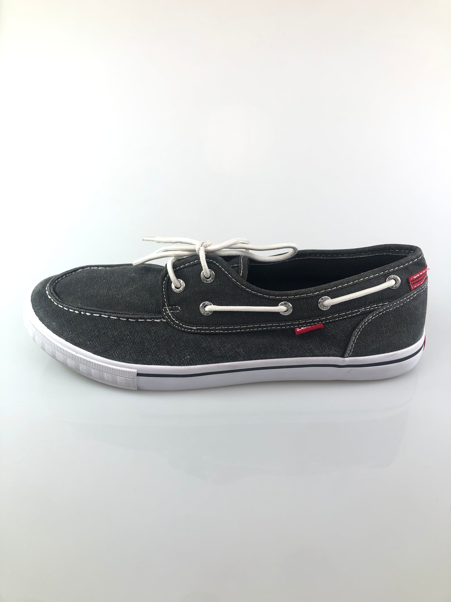 Tenis Negro Levis