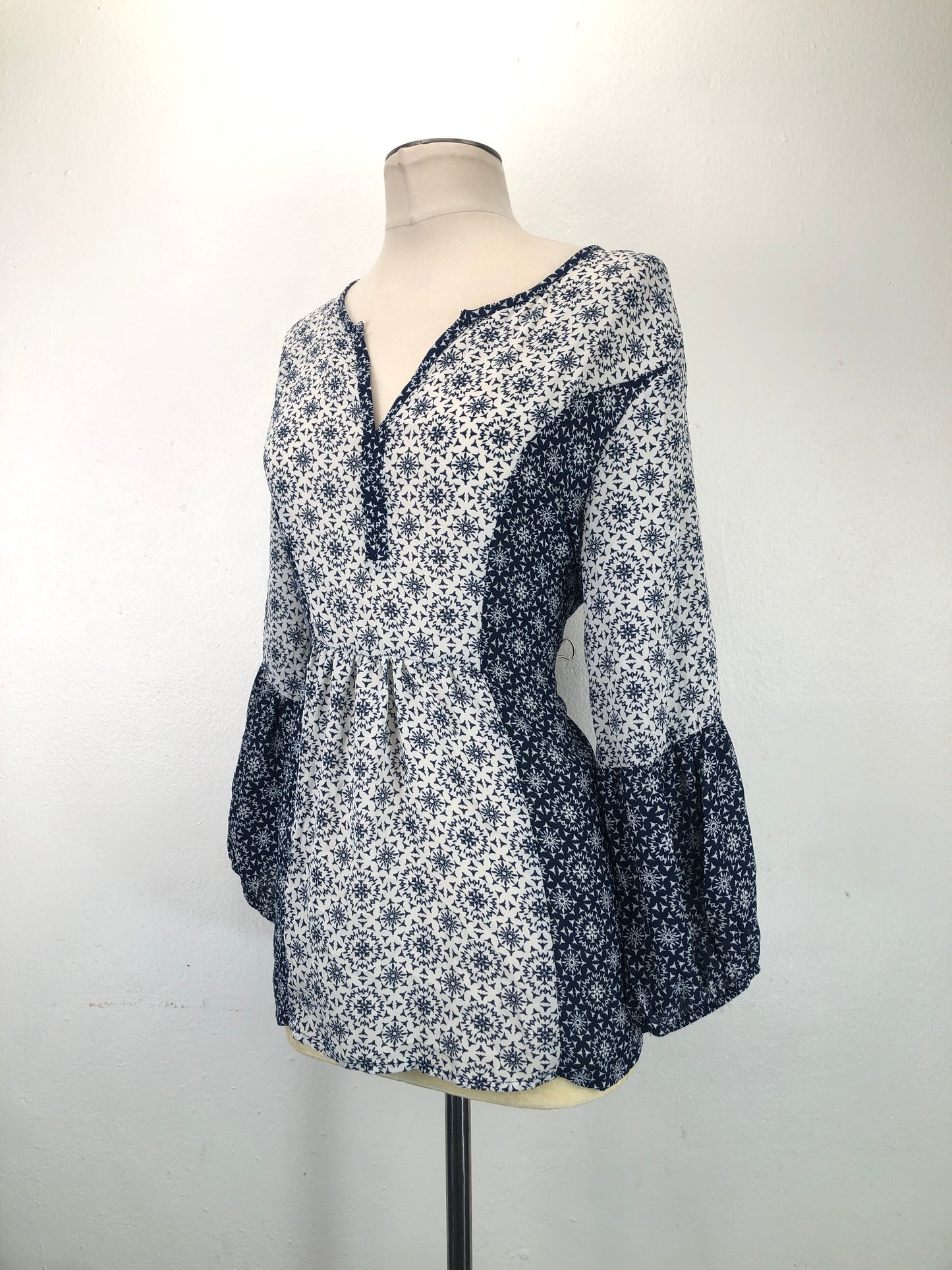 Blusa Azul marino Floral Collection