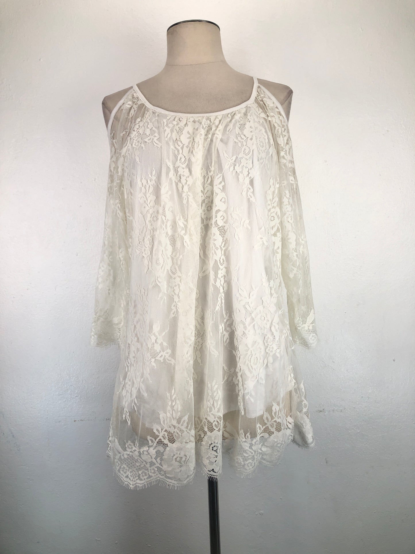 Blusa Blanco De Flores Nine Four Omf