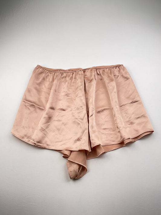 Short Nude Solange