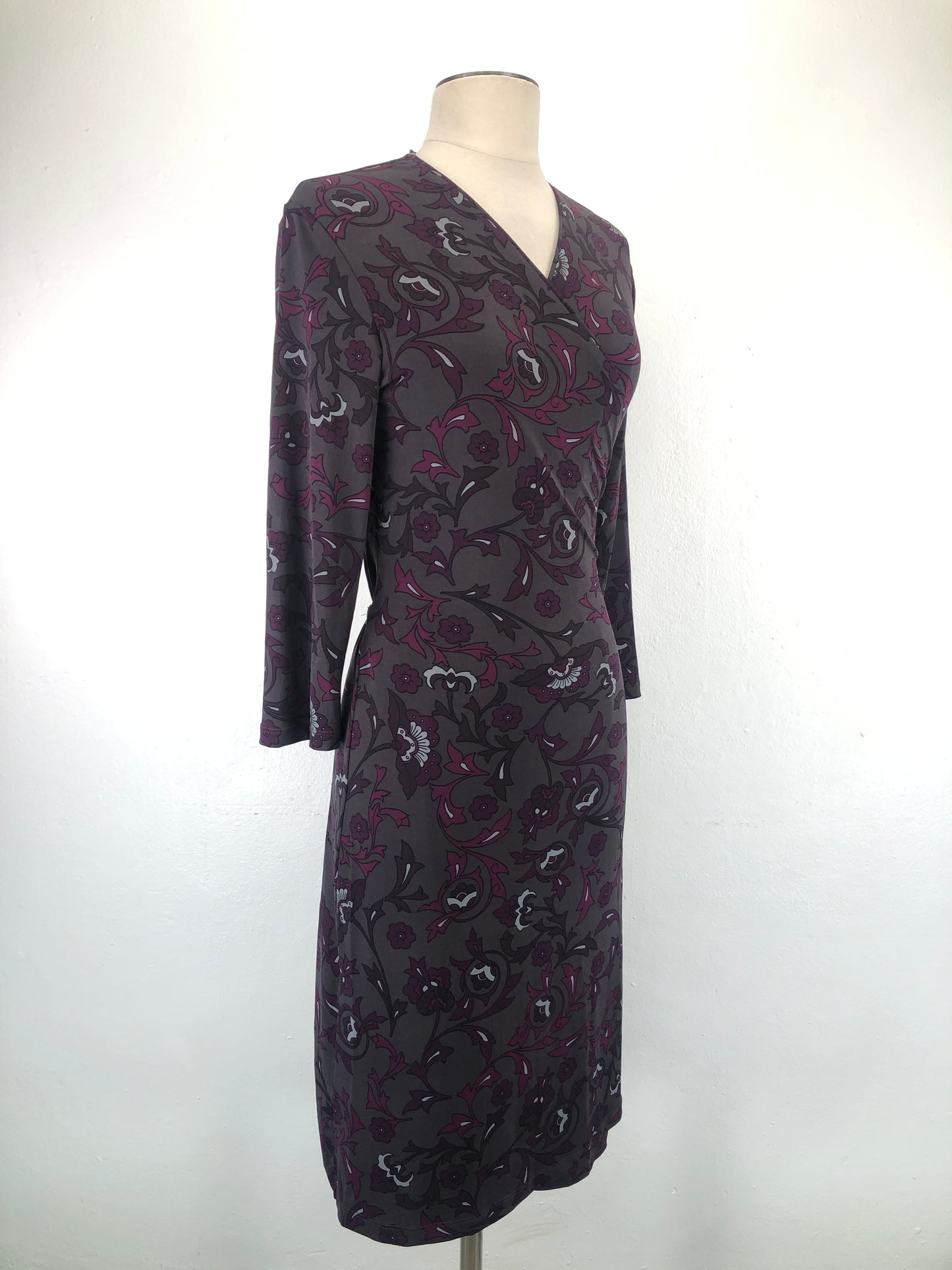Vestido Chocolate de Flores Apostrophe Stretch