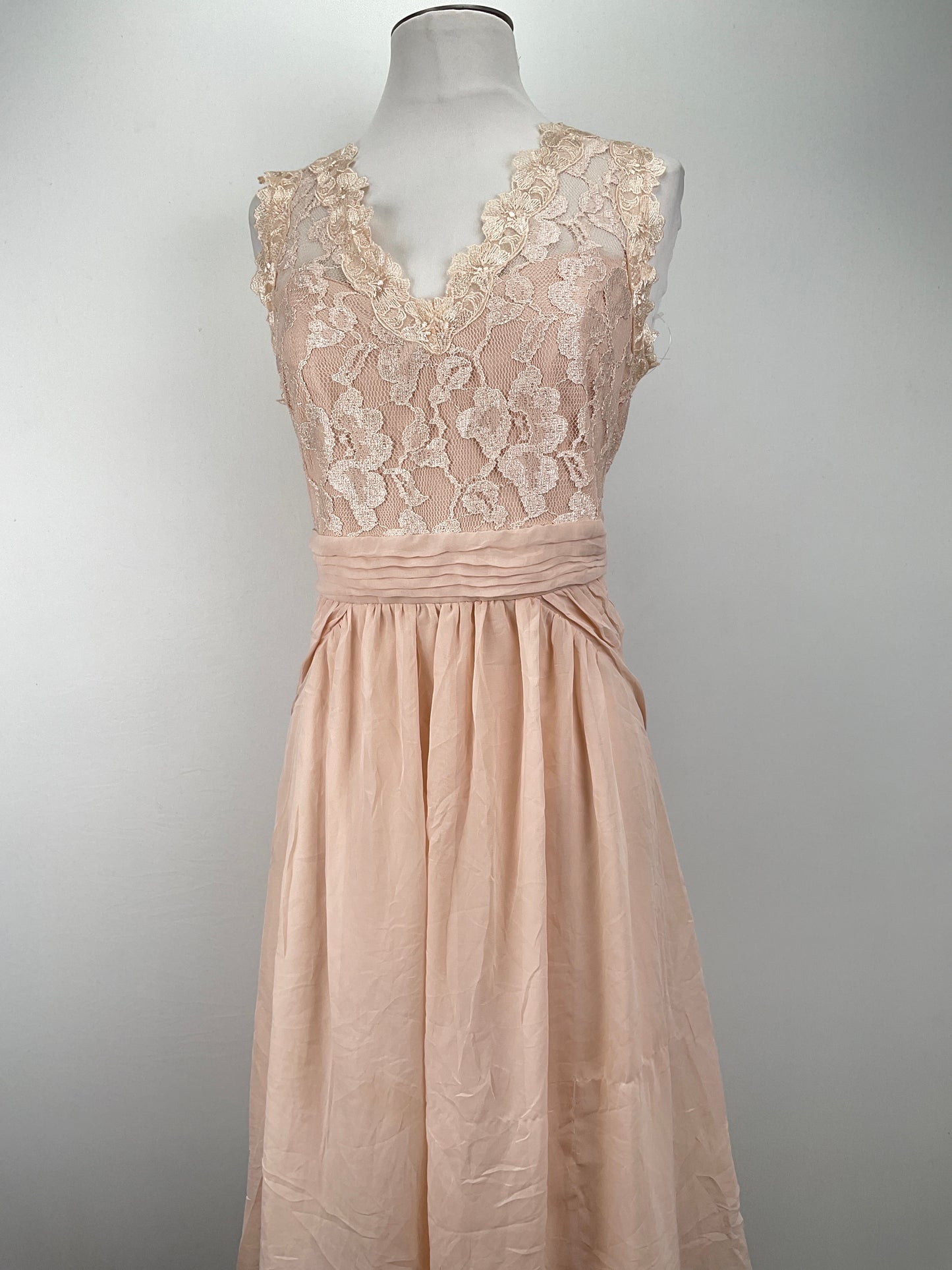 Vestido Nude Floral Sangria