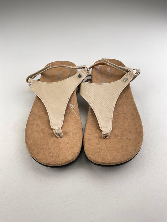 Sandalia Crema Dream Pairs