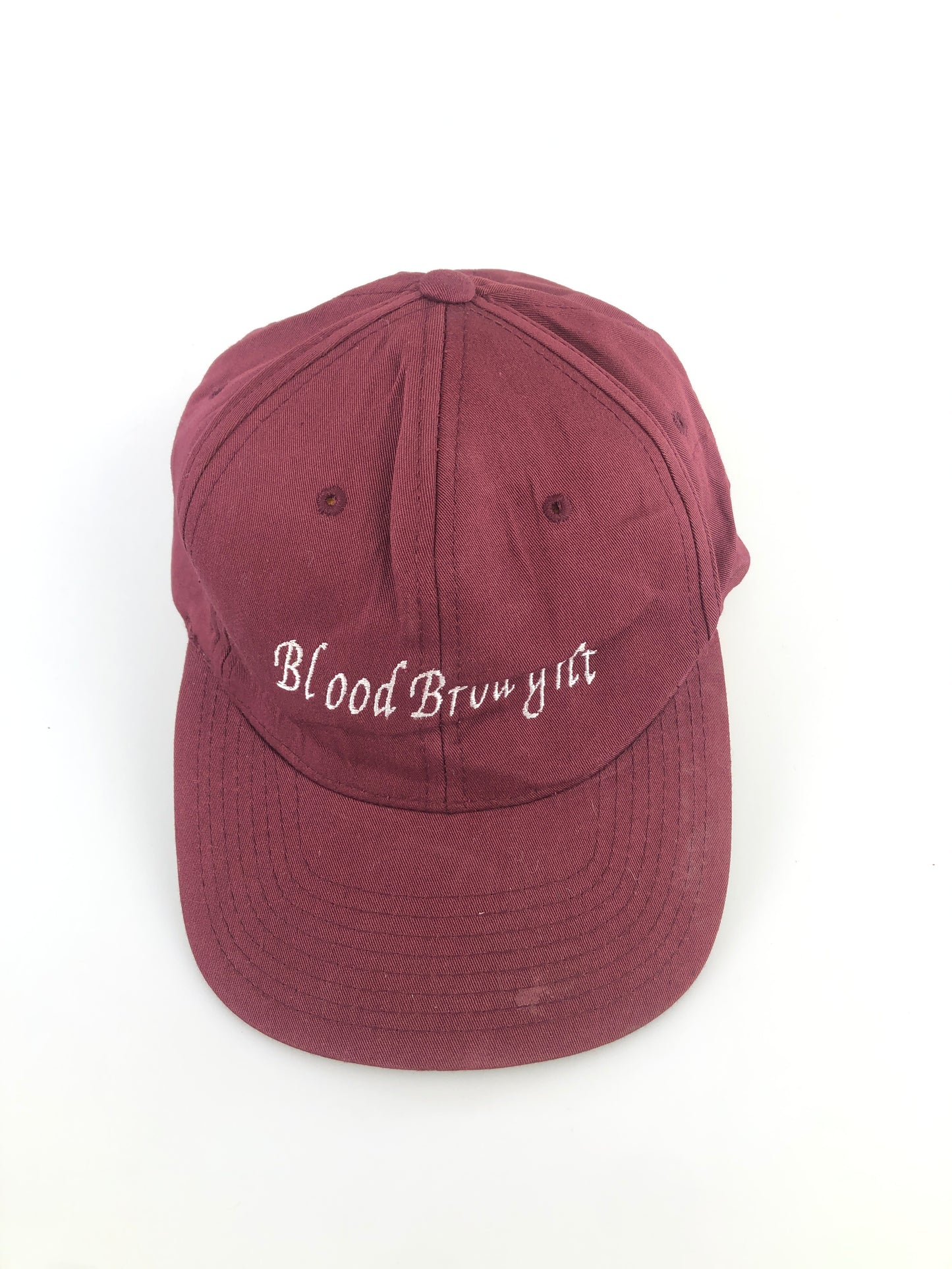Gorra Rojo vino Yupoong