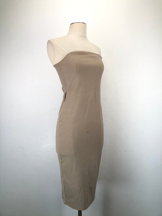 Vestido Crema Boohoo