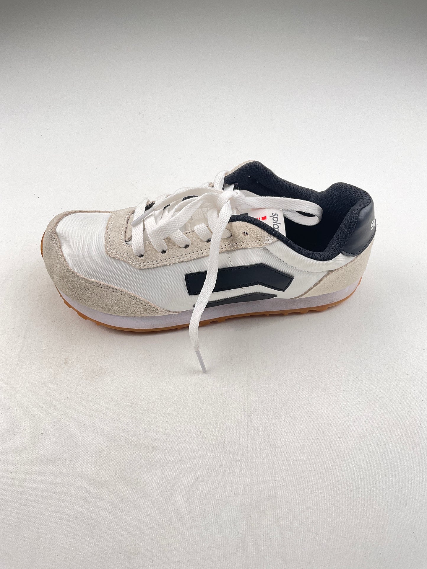 Tenis crema Spay
