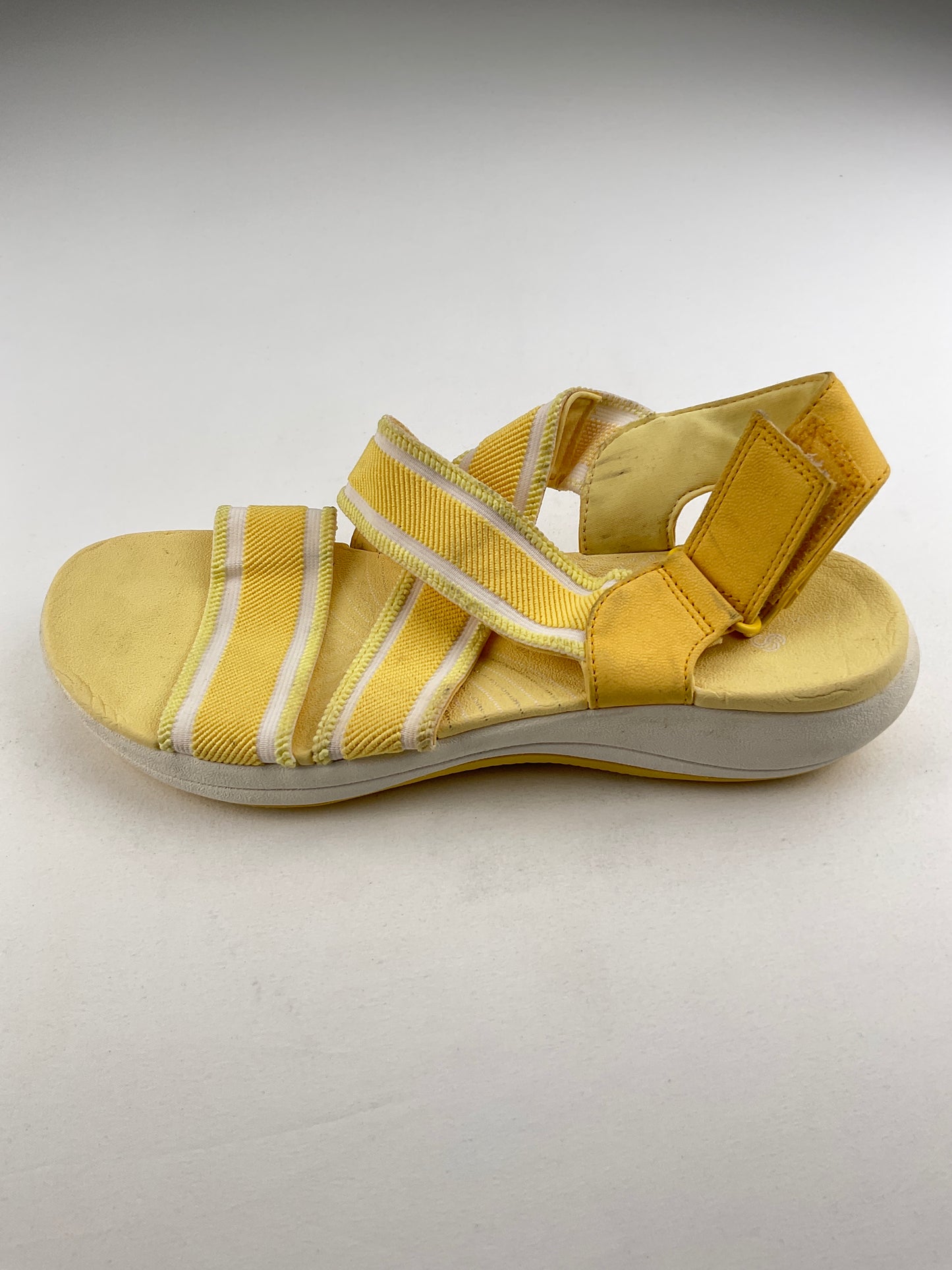 Sandalia Amarillo Clarks