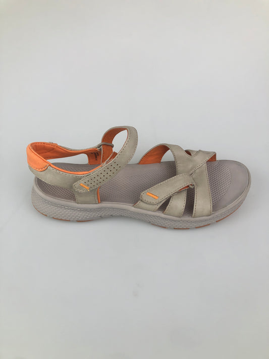 Sandalia Crema Bare traps