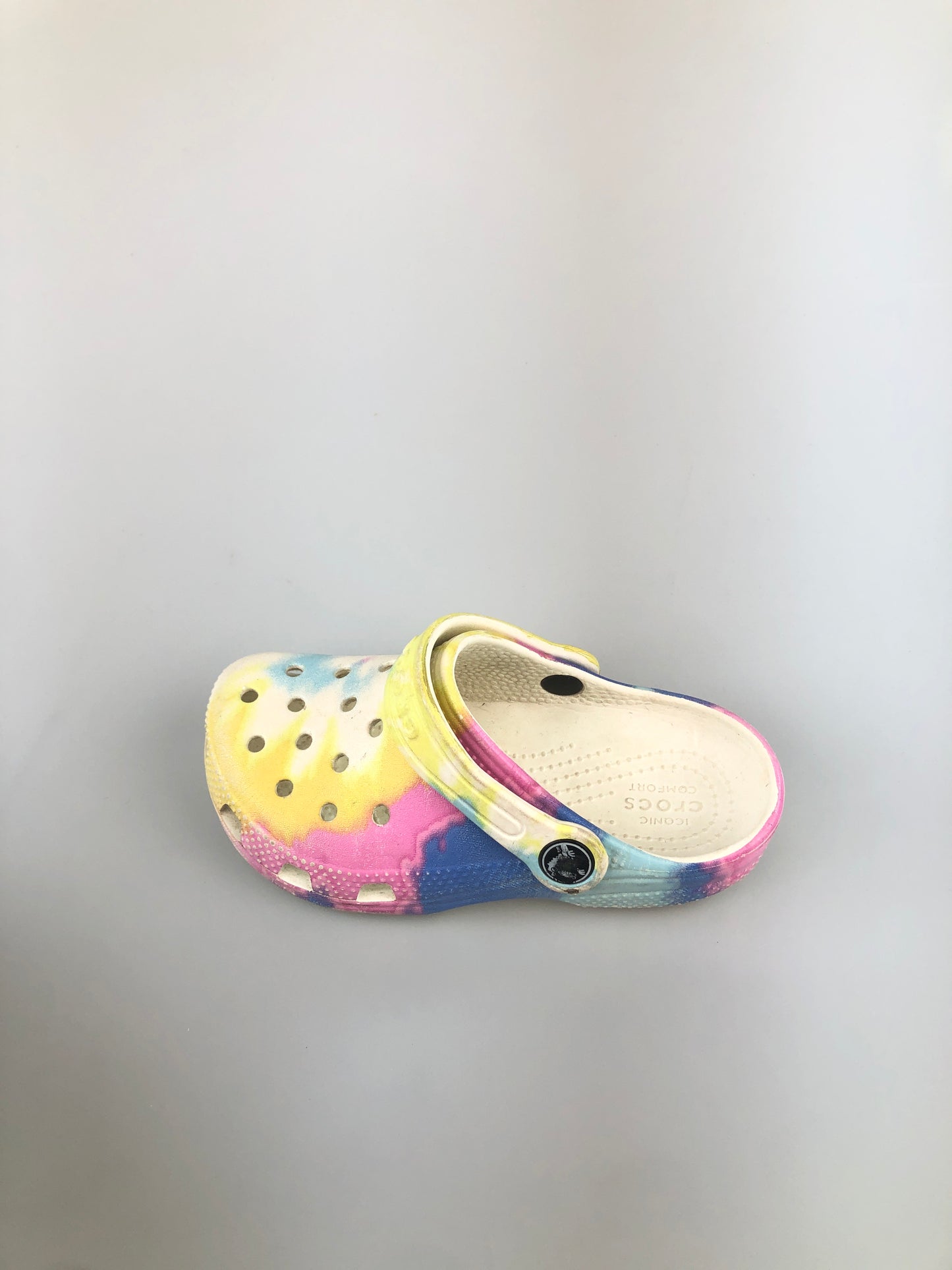 Sandalia Multicolor Crocs
