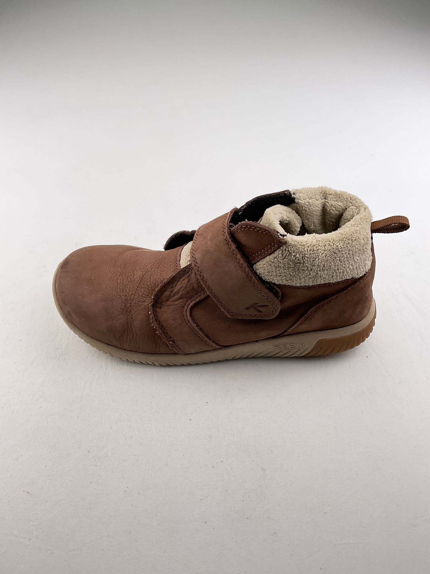 Tenis Marron Keen